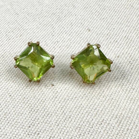 Peridot Costume Stud Earrings Pair Square Princess Cut Gemstone Gold Tone Metal - Picture 7 of 7